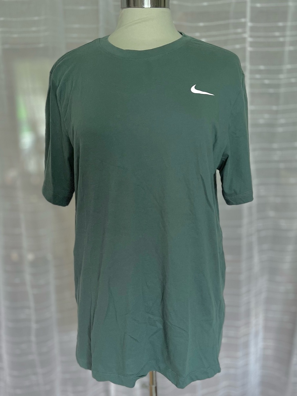 Nike Dri-Fit Women's Tee Sz LT in Evergreen
